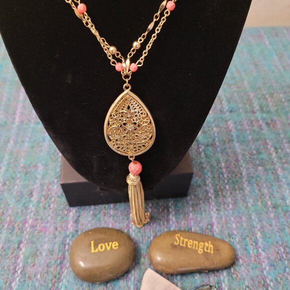 Jewelry - Gold statement pendant with pink beads
